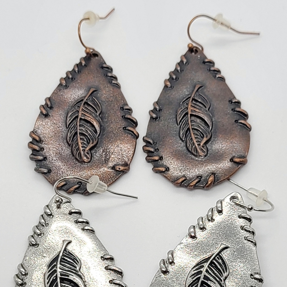 Set of 2 pairs leaf design fishhook earrings